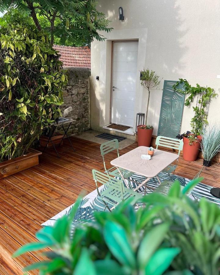 Le 104 Feuvrier Apartment Дол Екстериор снимка